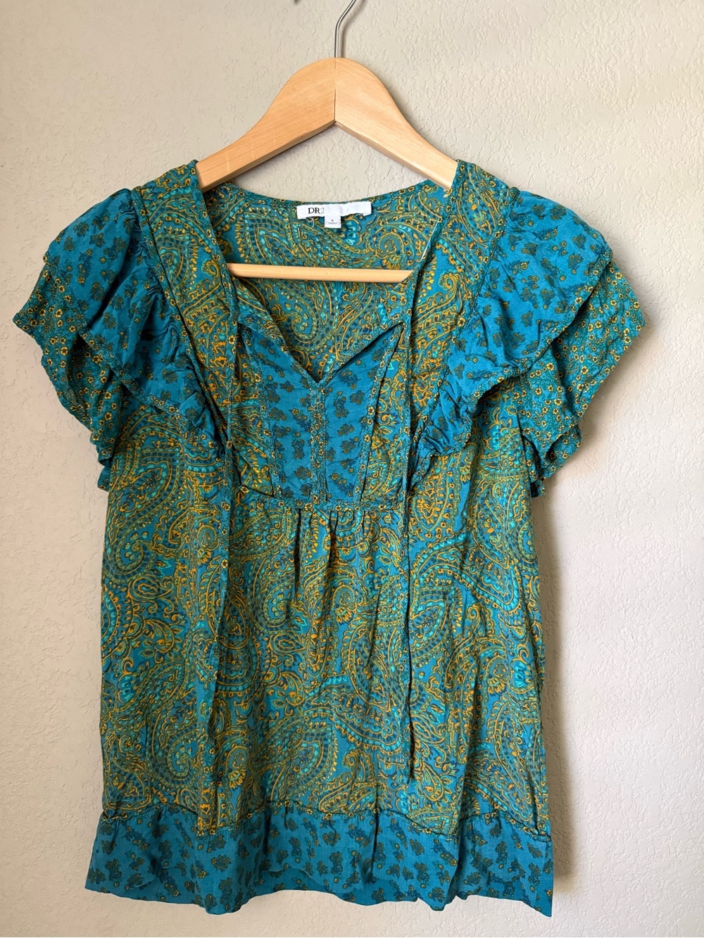 DR2  Paisley Flutter-Sleeve Blouse